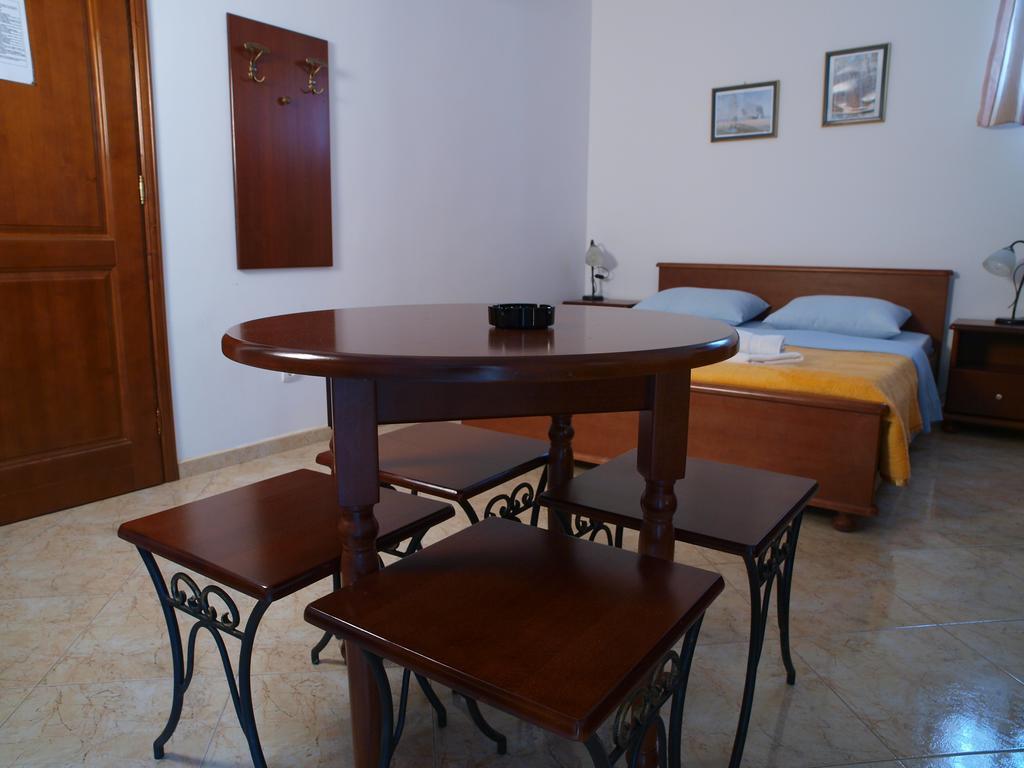 Apartments Obala Dragovic Petrovac Rum bild