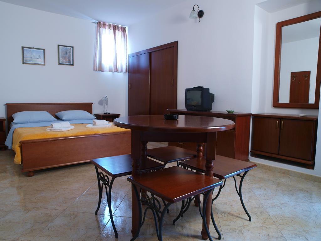 Apartments Obala Dragovic Petrovac Rum bild