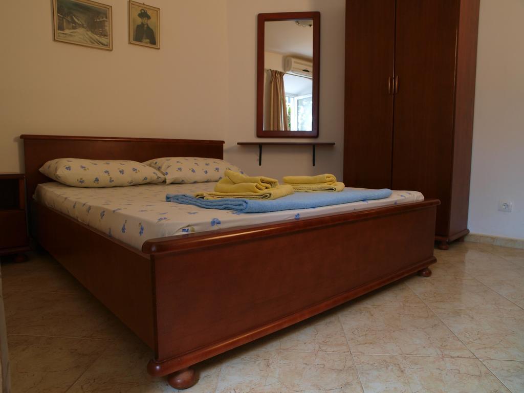 Apartments Obala Dragovic Petrovac Rum bild