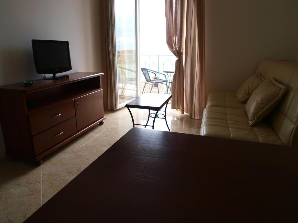 Apartments Obala Dragovic Petrovac Rum bild