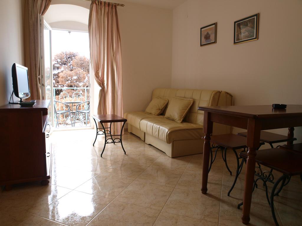 Apartments Obala Dragovic Petrovac Rum bild